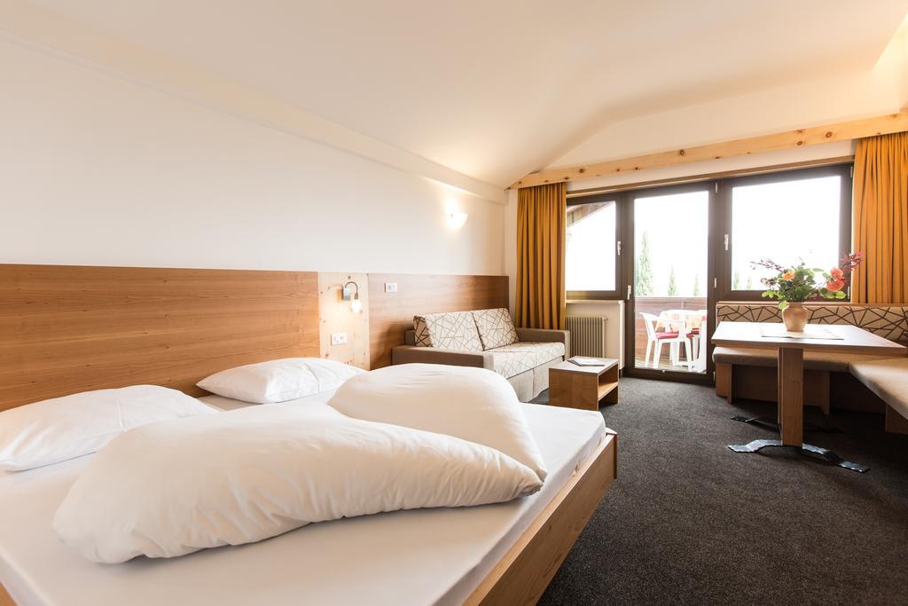 Hotel Appartement Inge Tirolo Exterior foto